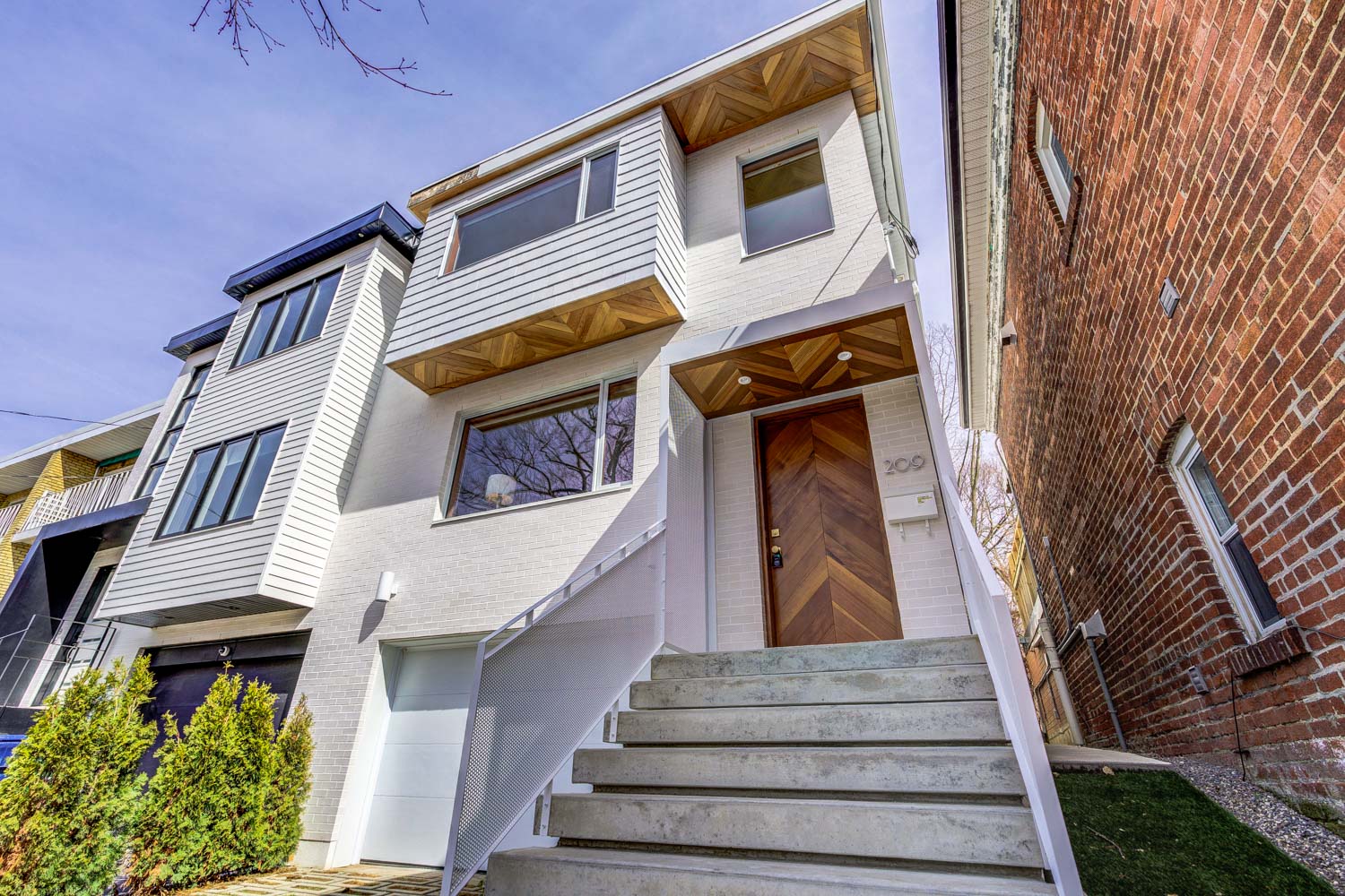209 kenilworth avenue, Toronto • Birch Hill Media Group